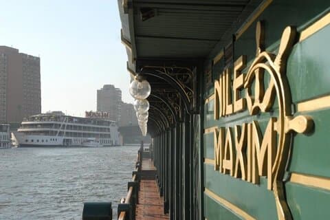 Crucero privado Nile Maxim con cena y espectáculo en El Cairo