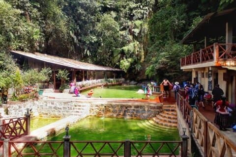Quetzaltenango og Fuentes Georginas Hot Springs fra Panajachel