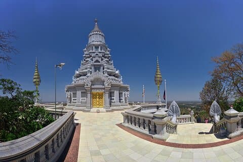 Charme royal et bénédictions à Oudong