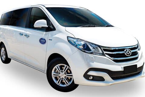 Luxury Van, Private Transfer, Cairns Airport -Trinity Beach.