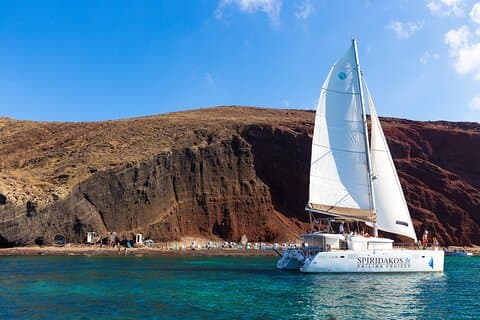 Santorin Croisière classique en catamaran avec barbecue, boissons et transferts