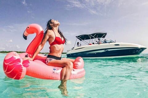 Het paradijs van Cozumel wacht op u: zeil en snorkel op een privéboot.