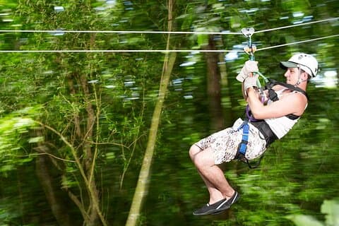 Zipline Canopy & Dunn's River Falls Guided Tour mit Eintritt ab Falmouth