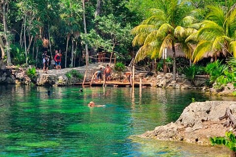Tulum und Coba mit Cenote-Schwimmen und Mittagessen aus Cancun