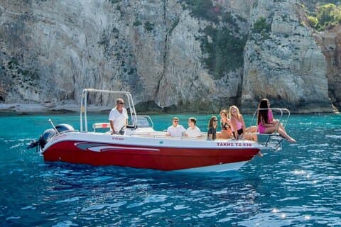 Noleggio motoscafi a Zante con o senza skipper