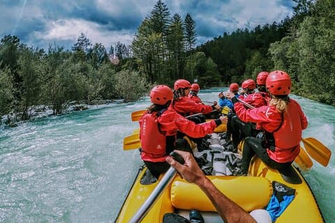 Adventure Rafting på Soca River i Bovec med billeder