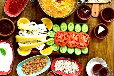 Private and Guided Istanbul Food Tour: Taste of Istanbul