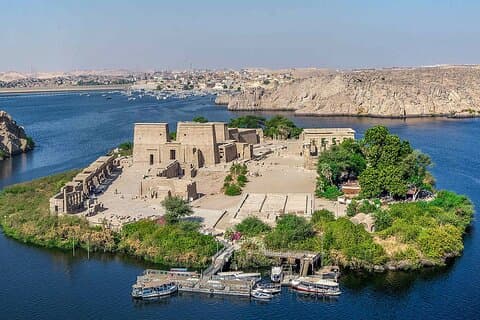 Aswan, Edfu og Kom Ombo Privat helgedagstur fra Luxor med vei og jernbane