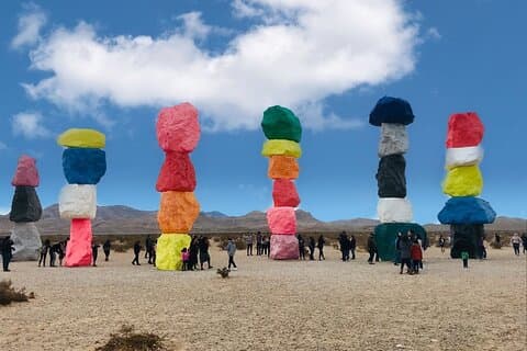 Seven Magic Mountains e Las Vegas Sign Tour em espanhol