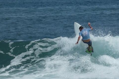 Begeleide surflessen San Antolín de Bedón Beach Llanes Asturias