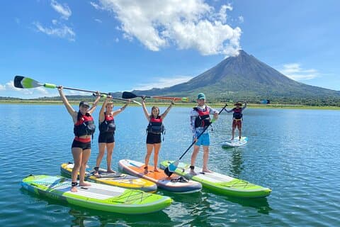 Kajak- oder Paddleboard-Verleih im Arenalsee – Transport nicht inbegriffen