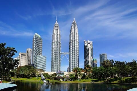 Excursão de meio dia inspiradora por pontos turísticos e templos de Kuala Lumpur
