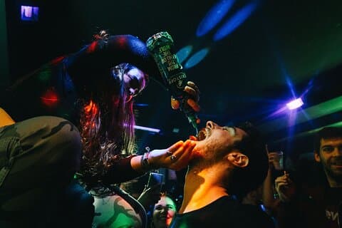4-timers guidet Porto Pub Crawl med 6 drinker og VIP CLUBentry