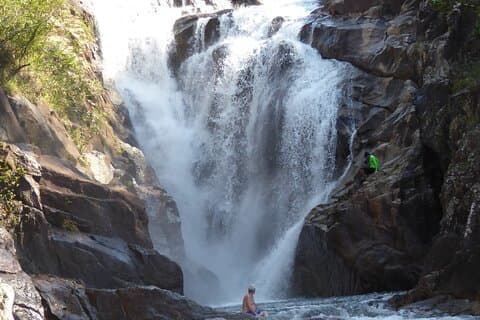 Barton Creek Cave Canoeing y Big Rock Falls Combo con almuerzo