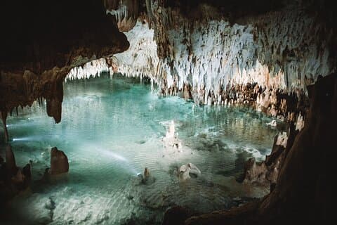 Rundtur i Cayman Crystal Caves i Grand Cayman
