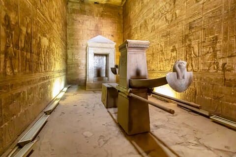 Excursão de um dia aos templos de Edfu e Kom Ombo a partir de Luxor