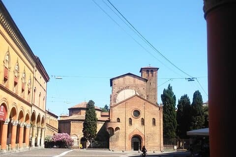Bologna: en promenad till historien