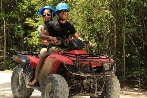 ATVshared,Ridning Cenote &Ziplines från Playa del Carmen