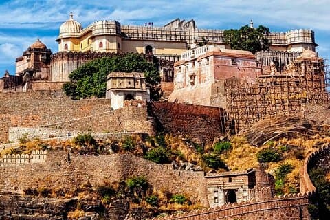Full Day Historical Tour of Ranakpur & Kumbhalgarh Fort By Private Car