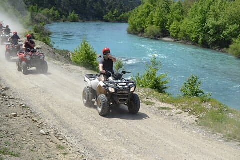 Quad Safari Side: Ride Hard, Explore Mais Get Dirty, Feel Alive