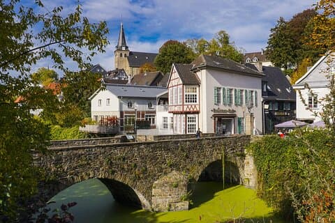 Private audio book city rally around the old town of Essen Kettwig