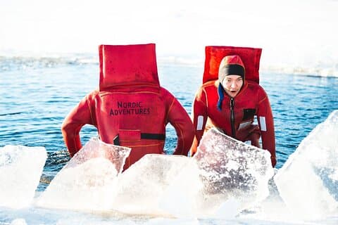 Tagsüber arktisches Eisschwimmen in Rovaniemi, Kleingruppe