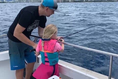 Carta de pesca privada para família e amigos em Honolulu
