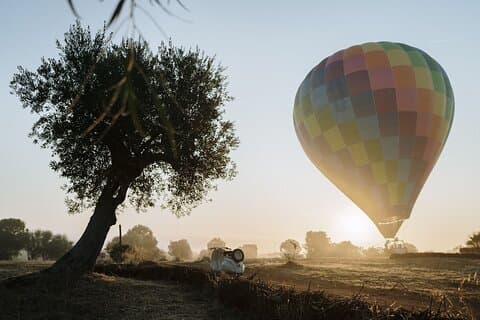Kleine groep heteluchtballonvlucht in Valle d'Itria