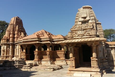 "Travel With Chinmay" - Ekling JI - Nagda Temple Tour med Taxi