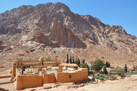 St Catherine y Dahab desde Sharm-El-Sheikh Tour privado de día completo