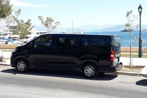 Transporttjeneste fra Korfu til Volos