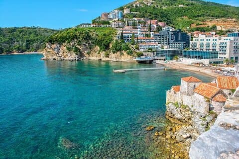 Transferência privada do aeroporto de Dubrovnik para Budva (Montenegro)