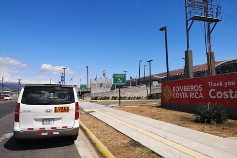 Traslado privado de Puerto Viejo a San José o Aeropuerto (SJO)