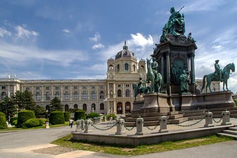 Tour privato a piedi di Vienna con un locale