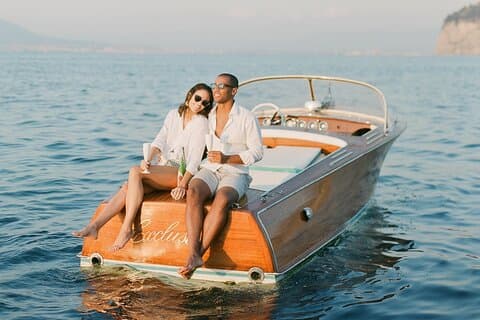Expérience Dolce Vita sur le bateau Riva à Sorrente