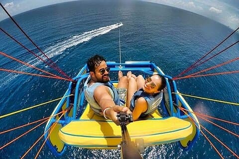 Sky Rider Oceanside Parasailing Experience i Cancun