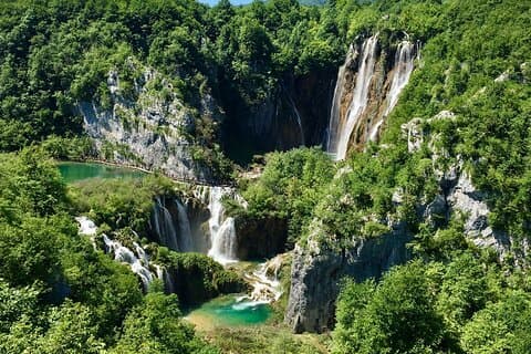 Privat transfer fra Split til Zagreb via Plitvice Lakes