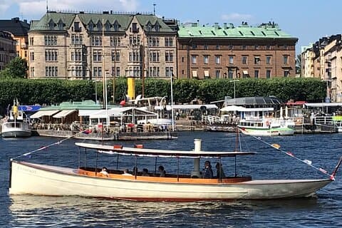 2 timers privat bådcharter i Stockholm