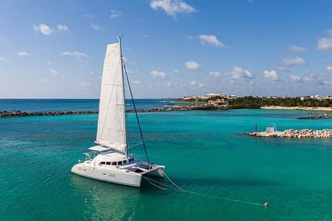 4H Private 38'Catamaran All-Inclusive in Tulum & Playa del Carmen