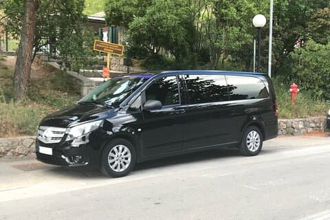 Trasferimento privato dal porto del Pireo all'aeroporto di Atene
