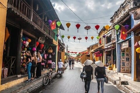 Shopping - Enjoying food - Massage in Hoi An