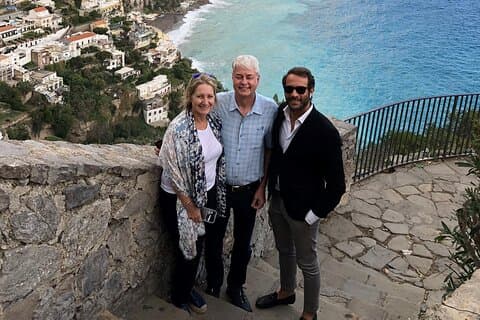Tour privado de día completo en minivan de lujo por la costa de Amalfi