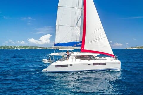 Crucero privado de día completo en catamarán en Nikiti