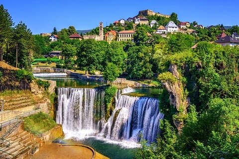 Todas as estações 6 dias excursão privada à descoberta da Bósnia de Sarajevo