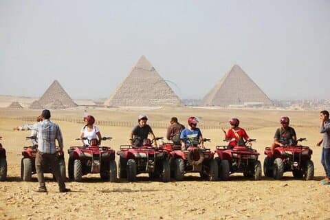 Privat luksusdagstur til Pyramiderne i Giza & Camel ride & Safari & Felucca ride