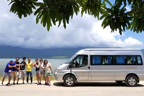 Transfert en voiture privée de Dong Hoi à Hue avec arrêts touristiques