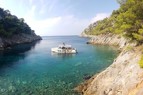 Tour privato della Laguna Blu e delle baie nascoste da Spalato e Brac per 12