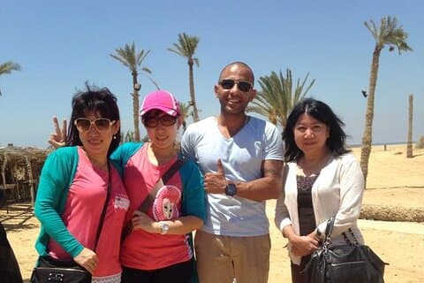 private tour to pyramids, sphinx, Egyptian museum , Local lunch