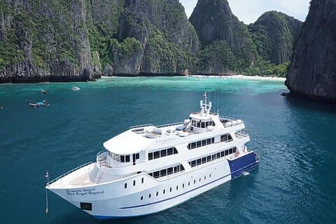 Phuket naar Phi Phi eilanden per cruise met lunch en snorkelen