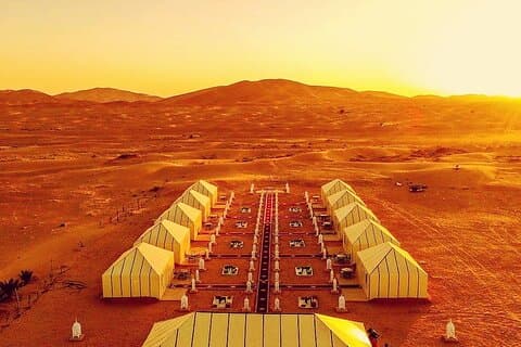 Nuit de luxe dans le désert de Merzouga & sandboarding